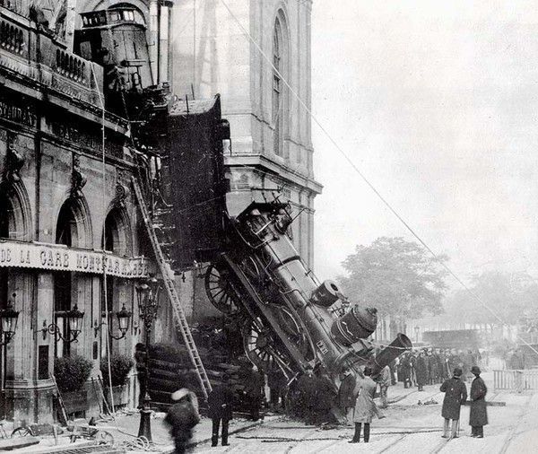 ACCIDENT EN 1895 A LA GARE MONTPARNASSE